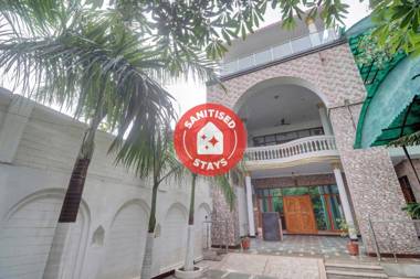 Collection O 82388 Hotel Drive Inn 24