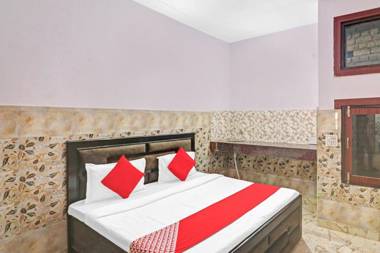 OYO Flagship 83666 Sudhir Hotel
