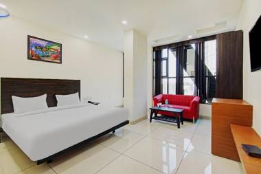 Townhouse 83731 Hotel Bliss