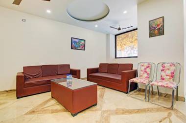 Townhouse 83731 Hotel Bliss