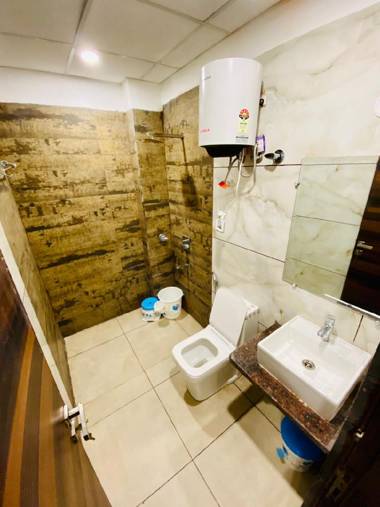 KinsFolk Inn Hotel And Banquets