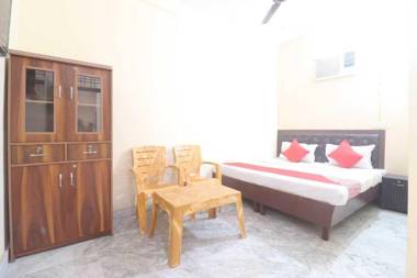 OYO 90962 Sunder Hotel