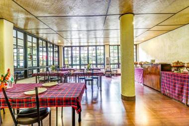 FabHotel Oak Ridge Retreat I - Fully Vaccinated Staff