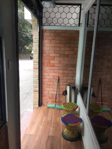 Sleepy Sam -The Traveller’s Hostel