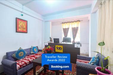 FabExpress Laxmi Niwas Daragoan - Fully Vaccinated Staff