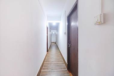 FabExpress Laxmi Niwas Daragoan - Fully Vaccinated Staff