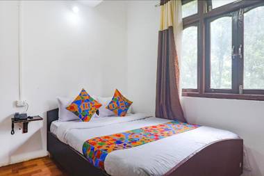 FabExpress Laxmi Niwas Daragoan - Fully Vaccinated Staff