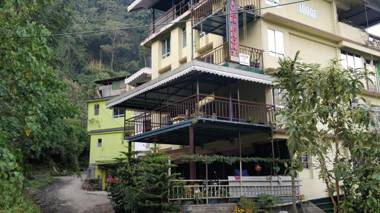 Local Connection Hotel River Front