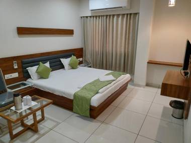 HOTEL SATKAR CHHATRAL