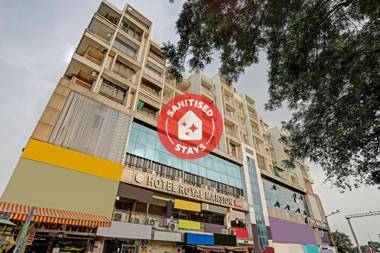 Collection O 82855 Hotel Royal Mansion