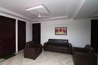 OYO 16168 Maira Grand