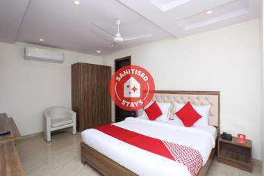 OYO 28302 Hotel Welcome Banquets And Room