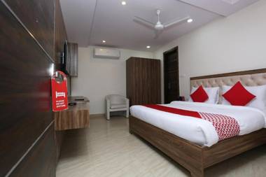 OYO 28302 Hotel Welcome Banquets And Room