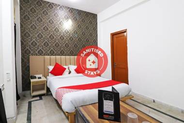 OYO 37801 Hotel Welcome