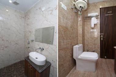 OYO 37078 Hotel Dezzire