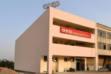 OYO Flagship 42752 Greenfield Colony