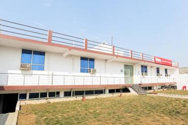 OYO 49609 The Welcome Mat Hotel