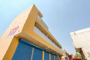 OYO 75886 Hotel Relation