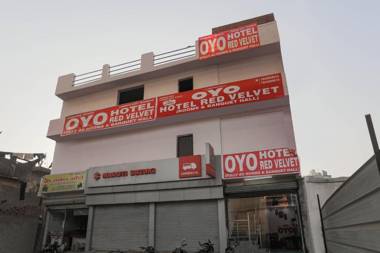 OYO 75701 Red Velvet Rooms & Banquet