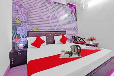 OYO 88123 Hotel Small Town