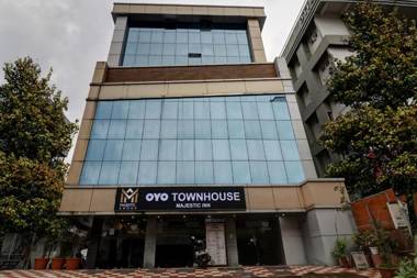 OYO Townhouse 595 Majestic Inn