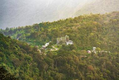 Shola Crown Resort - Munnar
