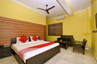 OYO Flagship 4464 MAIRA RESIDENCY