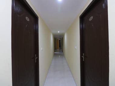 OYO 9809 Hotel Shree Residency