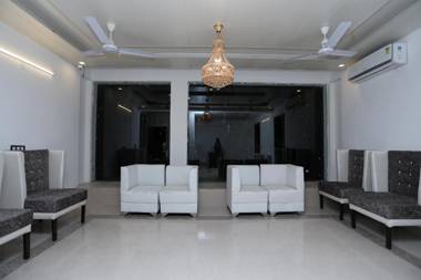 OYO Flagship 14945 Hotel UK-07