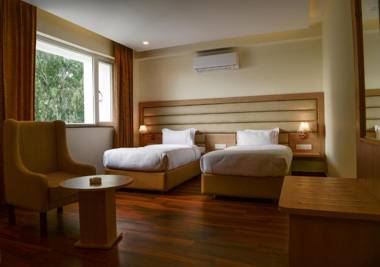 Hotel White Rock By The Solitaire Hospitality