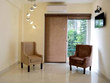 Hotel White Rock By The Solitaire Hospitality