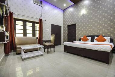 OYO 75830 Hotel Rajpur Resort