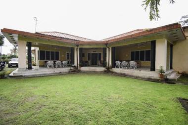 OYO 75830 Hotel Rajpur Resort