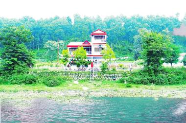 Wanderlust River Stay Villas