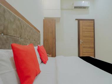 OYO 81140 Hotel Valley Wood Inn