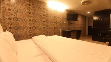 OYO HOME 85639 Cozyhome By Evanka Elite