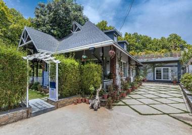 SaffronStays Doon Hideout