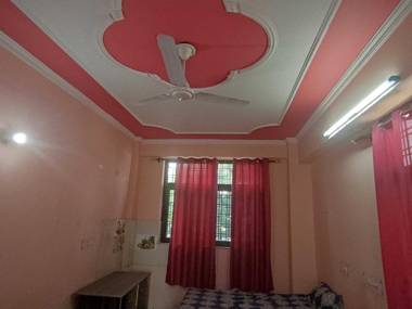 SPOT ON 90716 Bala Ji Pg Home