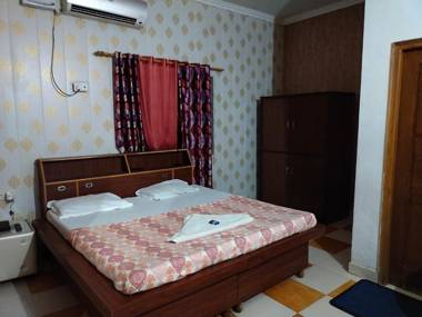 Kuber Home Stay Guest House