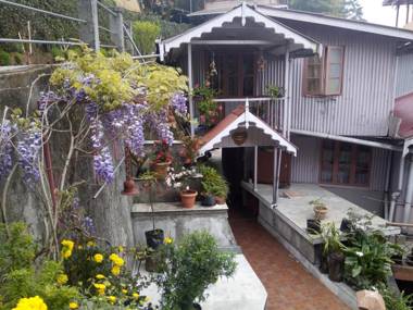 Little Singamari Home Stay