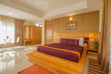 Queens Hill Hotel & Resorts