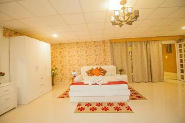 Queens Hill Hotel & Resorts