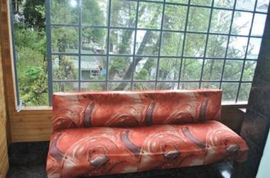 Goroomgo Broadway Mall Road Darjeeling