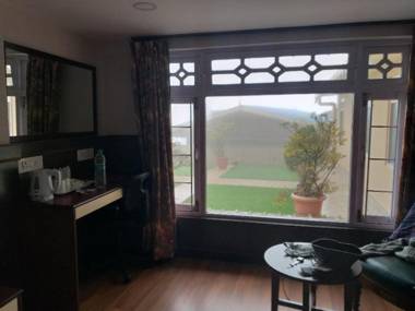 Summit Oakden Resort Mall Road