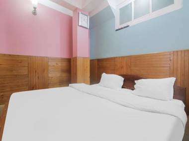 OYO 82491 Crystal Palace