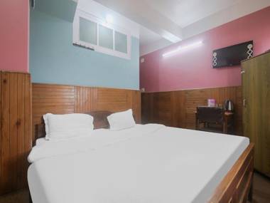 OYO 82491 Crystal Palace