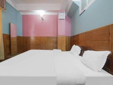 OYO 82491 Crystal Palace