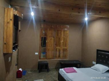 Mud House Cottage (6km from Center)