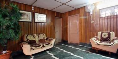 Goroomgo Shangri La Dalhousie