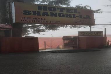 Goroomgo Shangri La Dalhousie